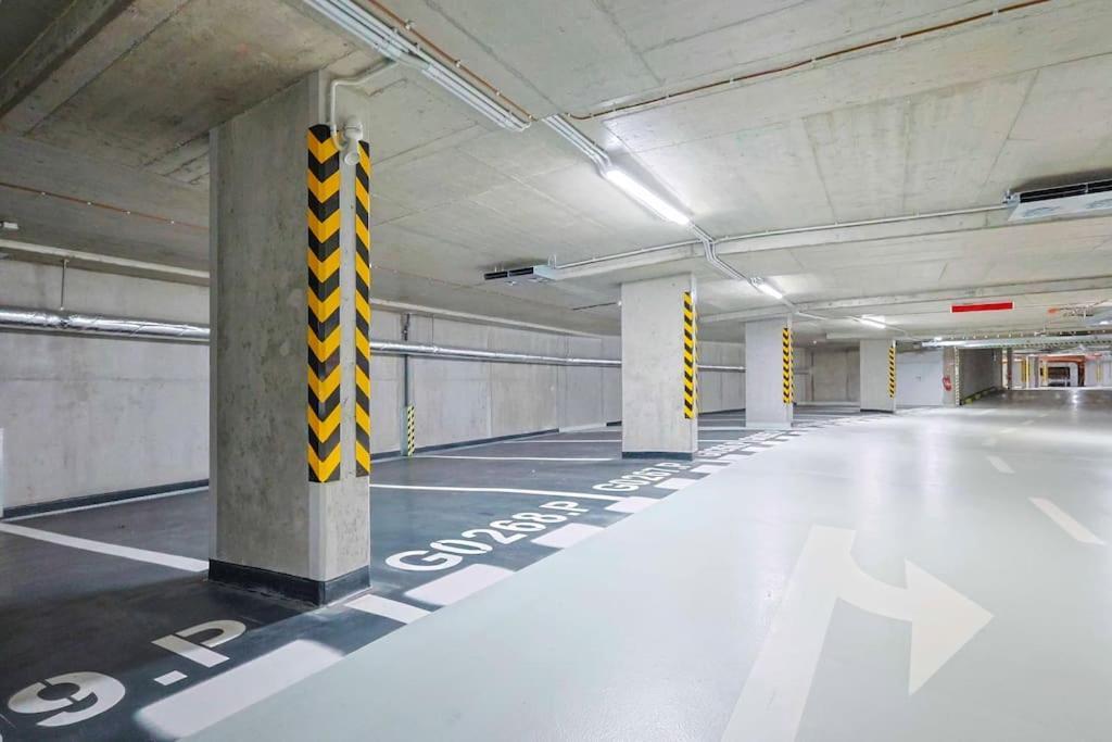 Danubius One - Spacious Apartment W Free Parking Bratislava Eksteriør billede