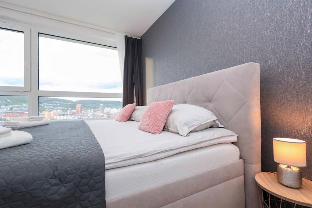 Danubius One - Spacious Apartment W Free Parking Bratislava Eksteriør billede